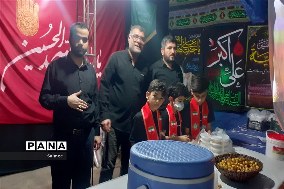 موکب عزاداری هیات‌های دانش‌آموزی انصار المهدی آموزش و پرورش شهرستان شادگان در شب عاشورا