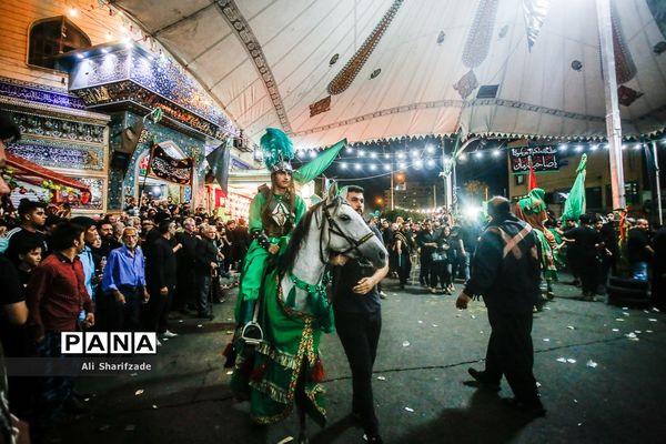 عزاداری شب عاشورا در محله دولت آباد