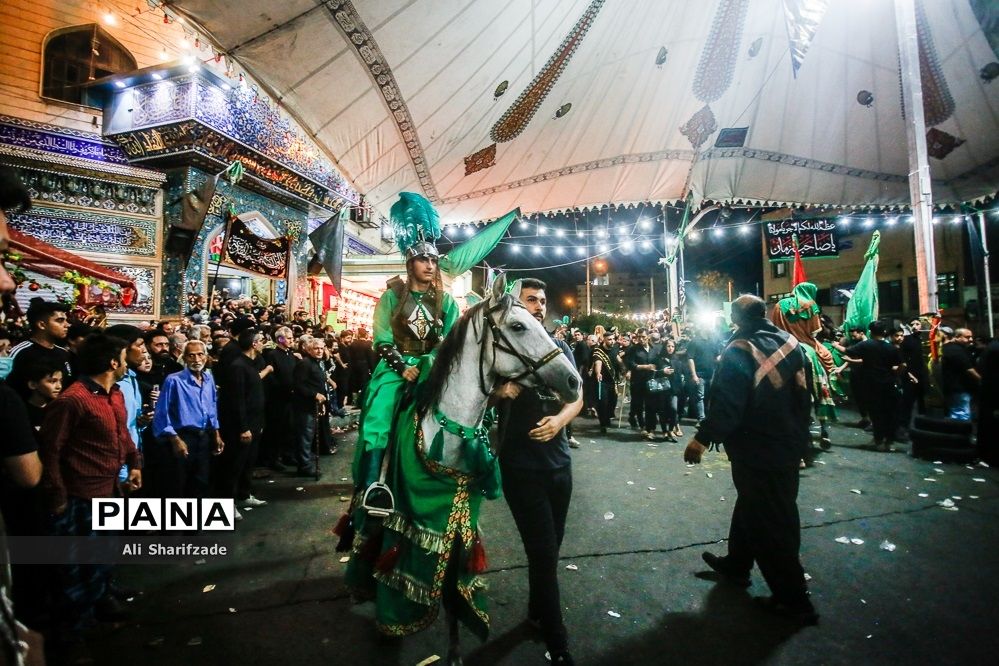 عزاداری شب عاشورا در محله دولت آباد