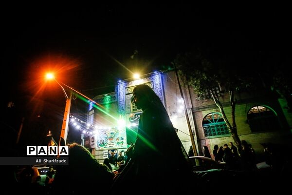 عزاداری شب عاشورا در محله دولت آباد