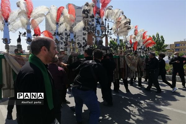 عزاداری روز عاشورا هیات جوانان نوغان در مشهد