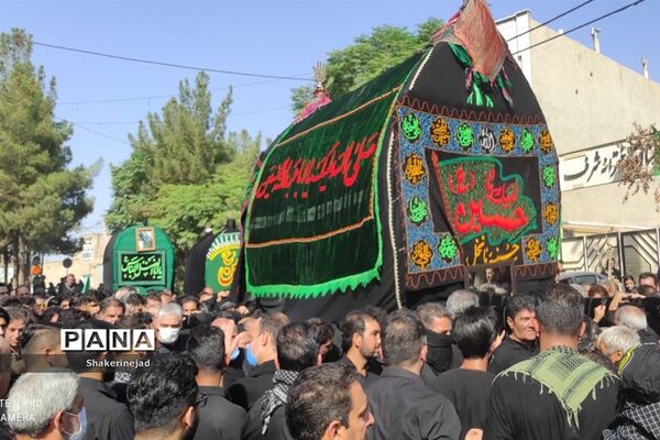 آیین نخل گردانی در شهر بادرود