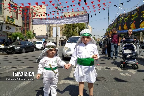 برگزاری مراسم عاشورا حسینی در بلوار مظاهری کرج