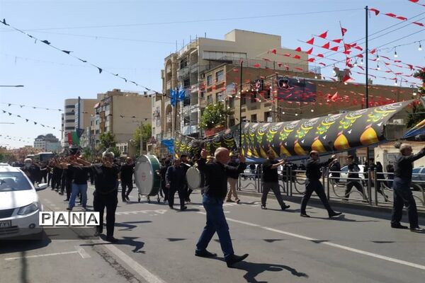 برگزاری مراسم عاشورا حسینی در بلوار مظاهری کرج