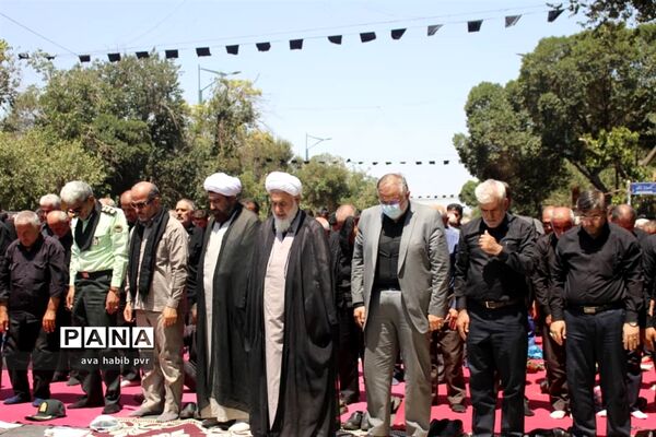 مراسم عزاداری و نماز ظهرعاشورا درقزوین