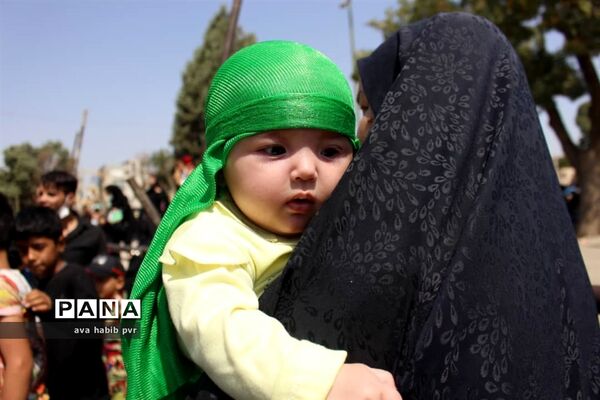 مراسم عزاداری و نماز ظهرعاشورا درقزوین