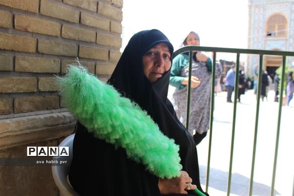 مراسم عزاداری و نماز ظهرعاشورا درقزوین