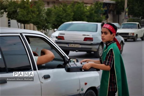 حضور پرشور دانش‌آموزان در عزاداری‌های دهه اول محرم در کازرون