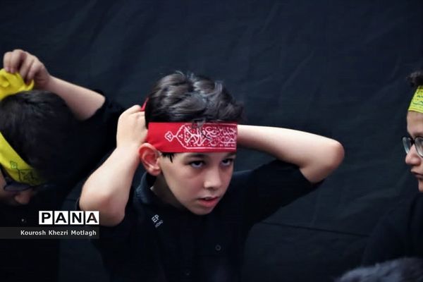 حضور پرشور دانش‌آموزان در عزاداری‌های دهه اول محرم در کازرون