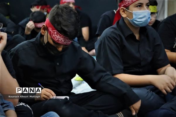 حضور پرشور دانش‌آموزان در عزاداری‌های دهه اول محرم در کازرون