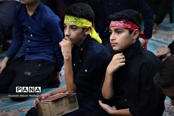 حضور پرشور دانش‌آموزان در عزاداری‌های دهه اول محرم در کازرون