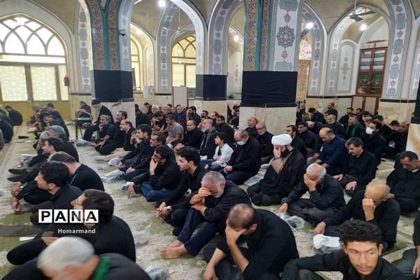 برگزاری نماز ظهر عاشورا  در حرم مطهر حضرت محمد هلال بن علی (ع)  آران و بیدگل