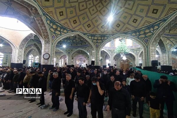 برگزاری نماز ظهر عاشورا  در حرم مطهر حضرت محمد هلال بن علی (ع)  آران و بیدگل