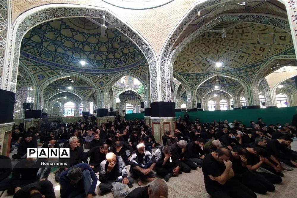 برگزاری نماز ظهر عاشورا  در حرم مطهر حضرت محمد هلال بن علی (ع)  آران و بیدگل