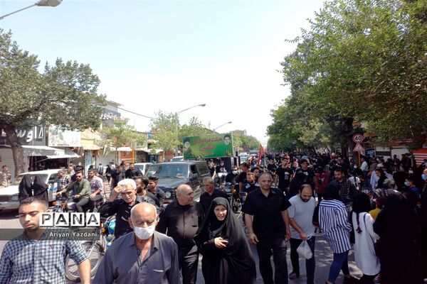 خاکسپاری پیکر مطهر سردار بی‌سر شهید اسکندری در شیراز