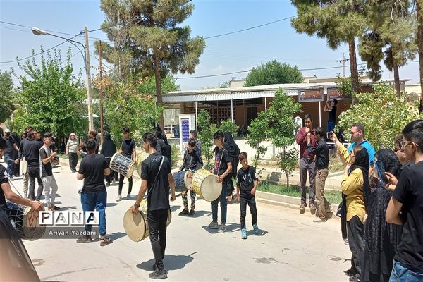 خاکسپاری پیکر مطهر سردار بی‌سر شهید اسکندری در شیراز