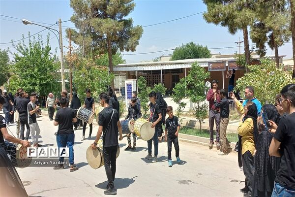 خاکسپاری پیکر مطهر سردار بی‌سر شهید اسکندری در شیراز