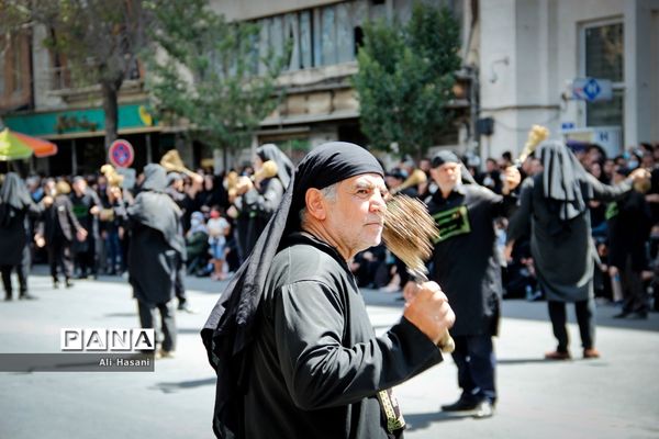 حضور پرشور عاشقان حسینی روز عاشورا در ارومیه
