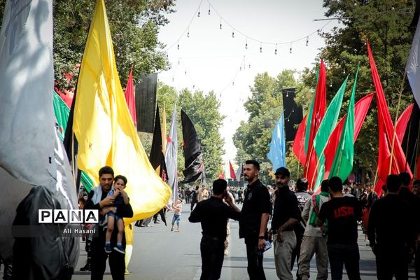 حضور پرشور عاشقان حسینی روز عاشورا در ارومیه