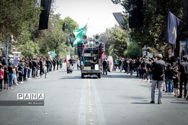 حضور پرشور عاشقان حسینی روز عاشورا در ارومیه