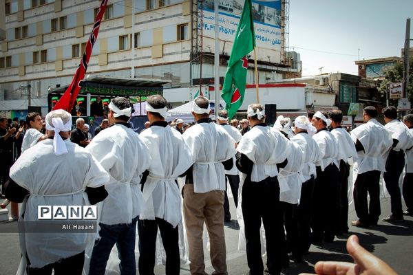 حضور پرشور عاشقان حسینی روز عاشورا در ارومیه