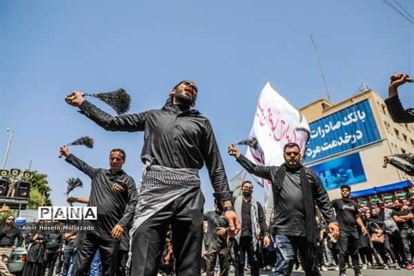 عزاداری مردم ارومیه در عاشورای حسینی