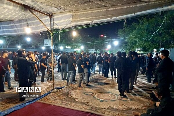 برگزاری مراسم عاشورا توسط مهاجرین افغانستانی در مدرسه استثنایی شهید اتقایی