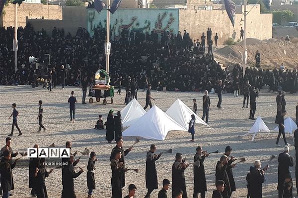 مراسم خیمه‌سوزان روز عاشورای حسینی درابرکوه