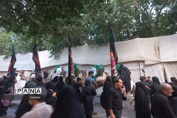 مراسم نمادین عزاداری  قافله  اسرای کربلا بنی فاطمه در اصفهان