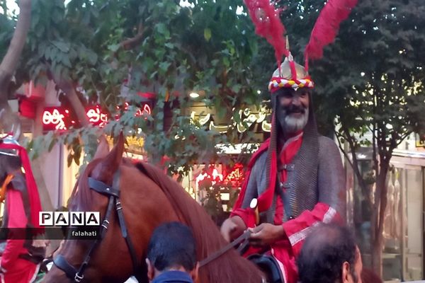مراسم نمادین عزاداری  قافله  اسرای کربلا بنی فاطمه در اصفهان