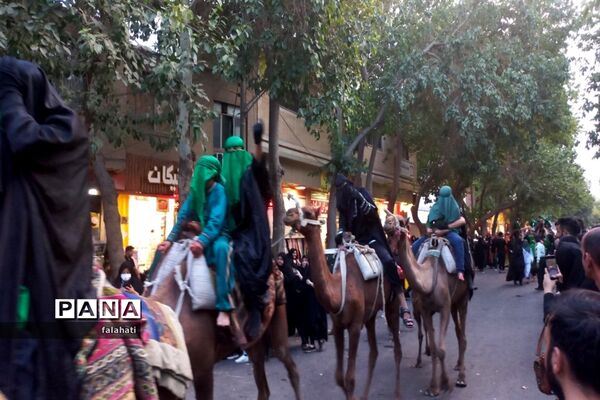 مراسم نمادین عزاداری  قافله  اسرای کربلا بنی فاطمه در اصفهان