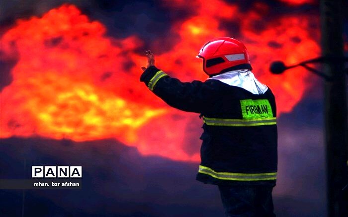 وقوع حریق در پارکینگ واحد مسکونی