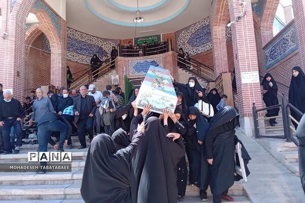 تشییع پیکر دو شهید گمنام در نماز جمعه شهرستان پردیس