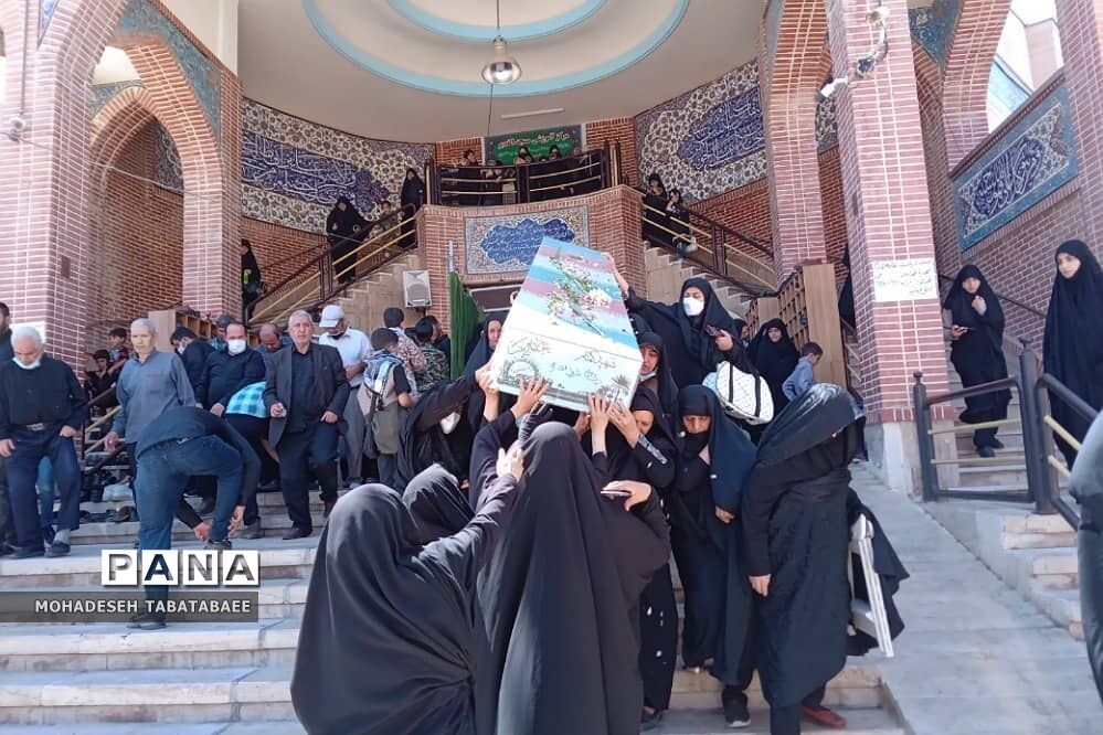 تشییع پیکر دو شهید گمنام در نماز جمعه شهرستان پردیس