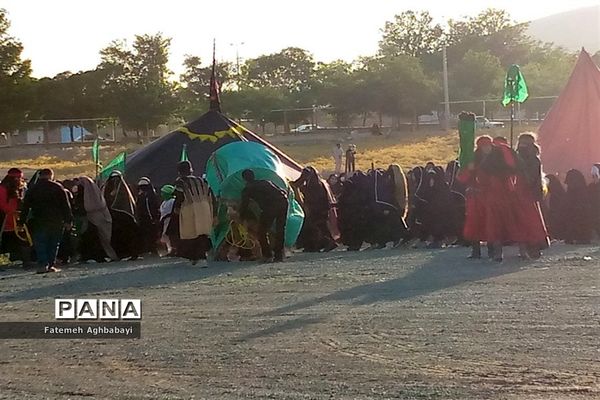 برگزاری نمایش آیینی «یک بیابان بی‌کسی» و حرکت نمادین قافله امام حسین (ع) در شهرستان بن