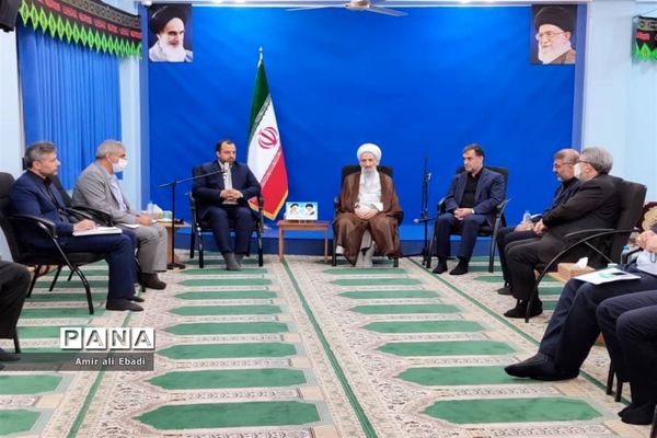 دیدار وزیر اقتصاد با نماینده ولی فقیه