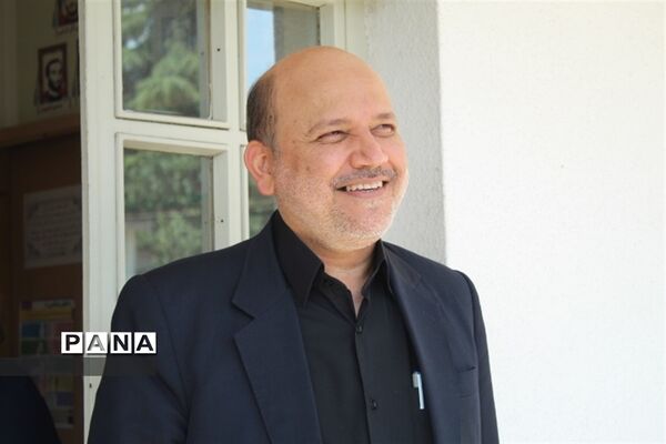بازدید وزیر اقتصاد از شرکت نکاچوب میاندورود