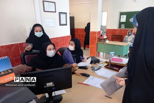 حضور پذیرفته‌شدگان کنکور ۱۴۰۱ در پایگاه‌های انتخاب رشته منطقه ۱۳