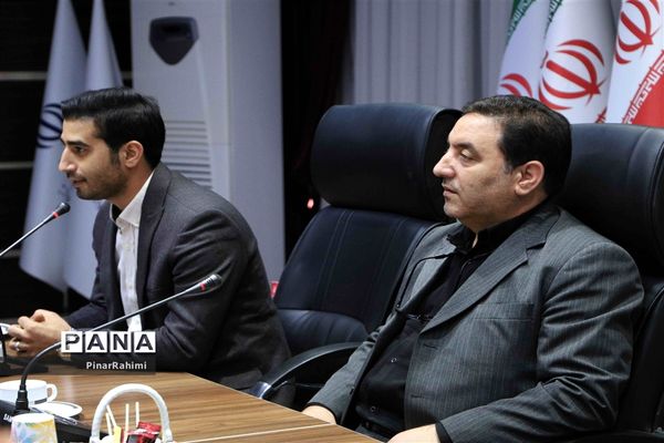 نشست هم‌اندیشی  مدیرکل آموزش و پرورش با اصحاب رسانه