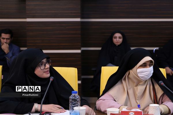 نشست هم‌اندیشی  مدیرکل آموزش و پرورش با اصحاب رسانه