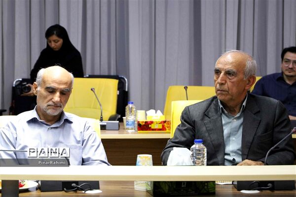نشست هم‌اندیشی  مدیرکل آموزش و پرورش با اصحاب رسانه