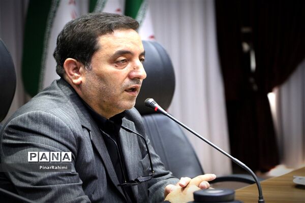 نشست هم‌اندیشی  مدیرکل آموزش و پرورش با اصحاب رسانه