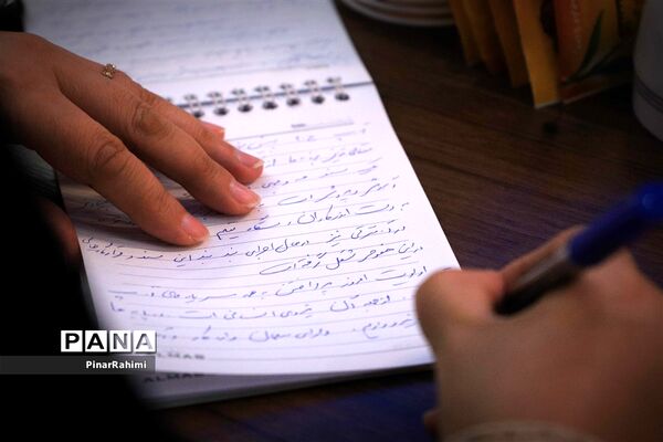 نشست هم‌اندیشی  مدیرکل آموزش و پرورش با اصحاب رسانه