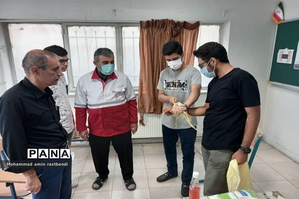 برگزاری دوره‌های هلال احمر در پایگاه تابستانی دبیرستان فرهنگ منطقه ۱۳
