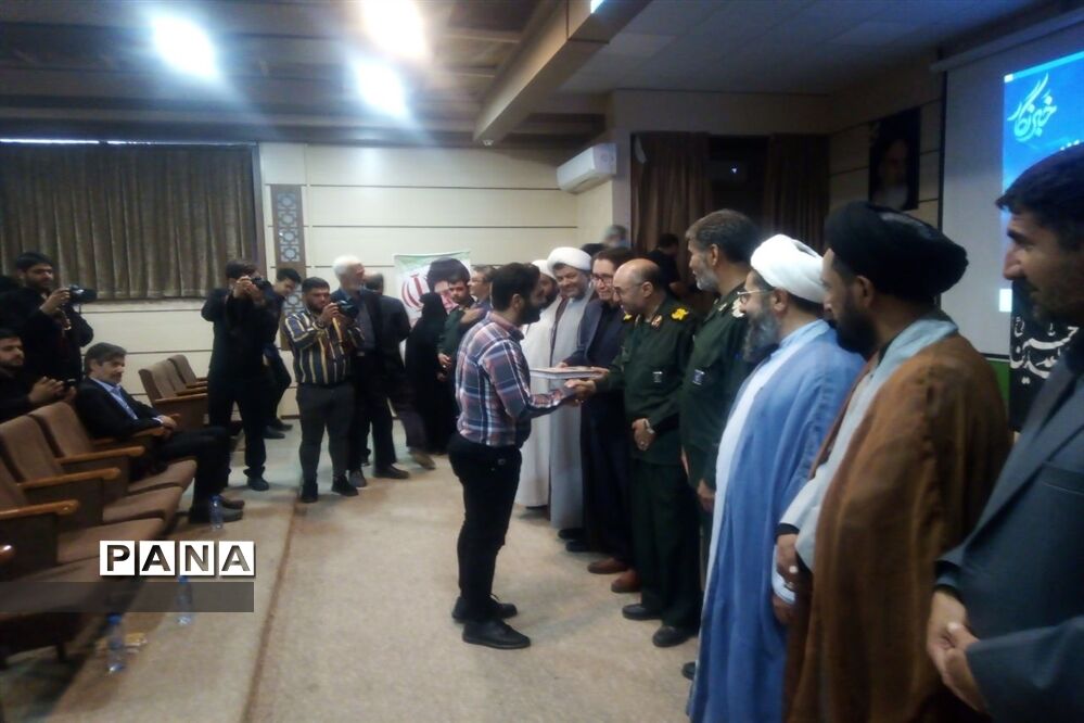 تجلیل از خبرنگاران و فعالان رسانه تربت جام