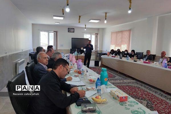 برگزاری جلسه شورای‌آموزش و‌ پرورش رودهن