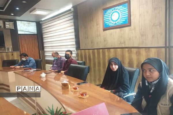 تقدیر از دانش‌آموز خبرنگاران در قائمشهر