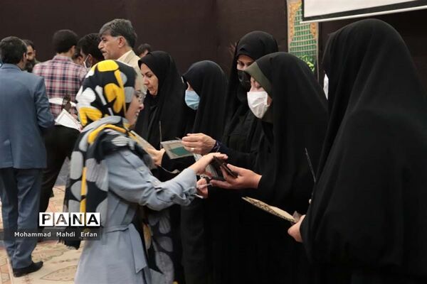 آیین تجلیل از برگزیدگان مسابقات فرهنگی هنری در آباده
