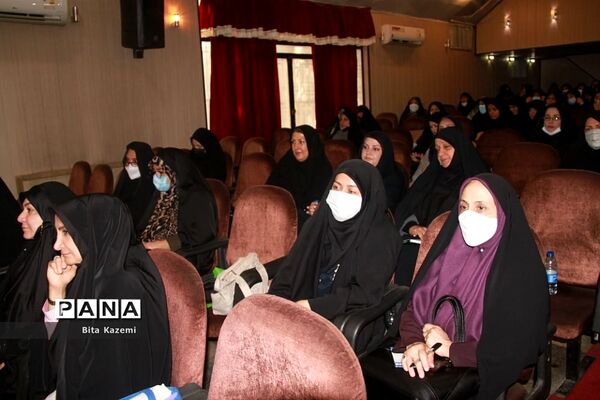 برگزاری جلسه‌ پروژه مهر و بازگشایی مدارس در کانون سمیه شهرری