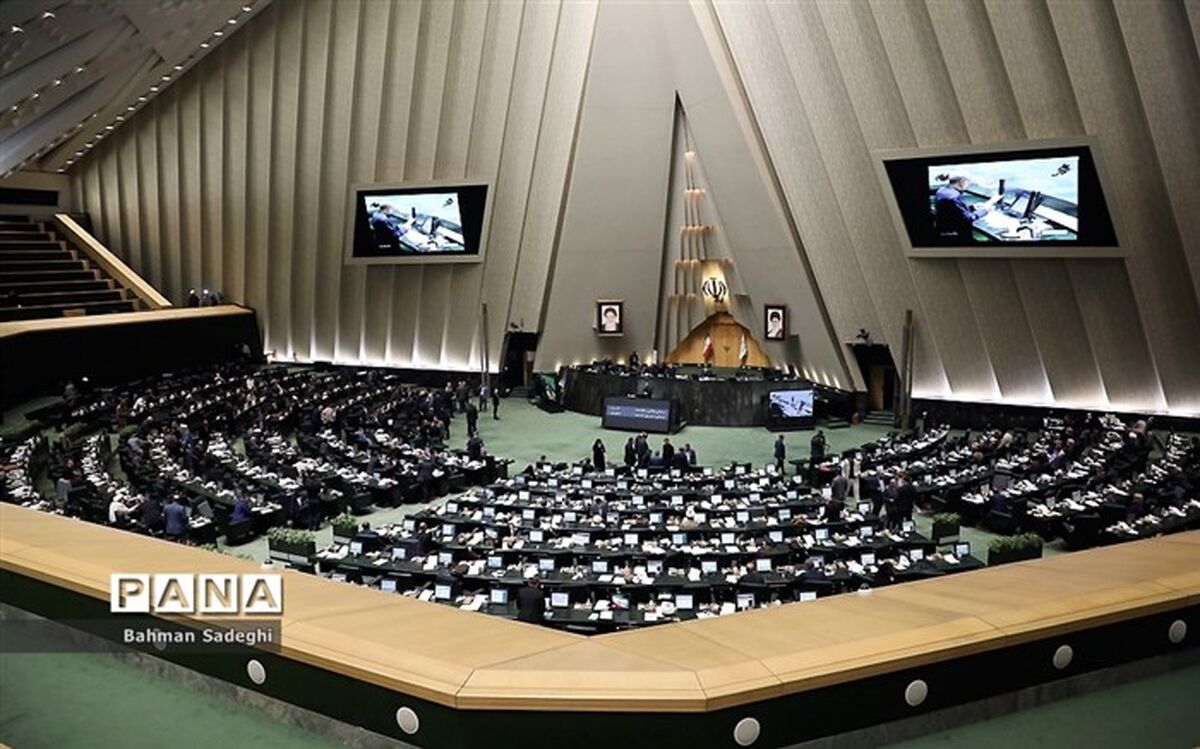 جزئیات نشست غیرعلنی مجلس با وزیر خارجه و رئیس تیم مذاکره‌کننده